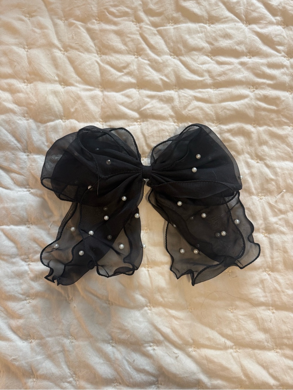 Black hair bow with pearls
